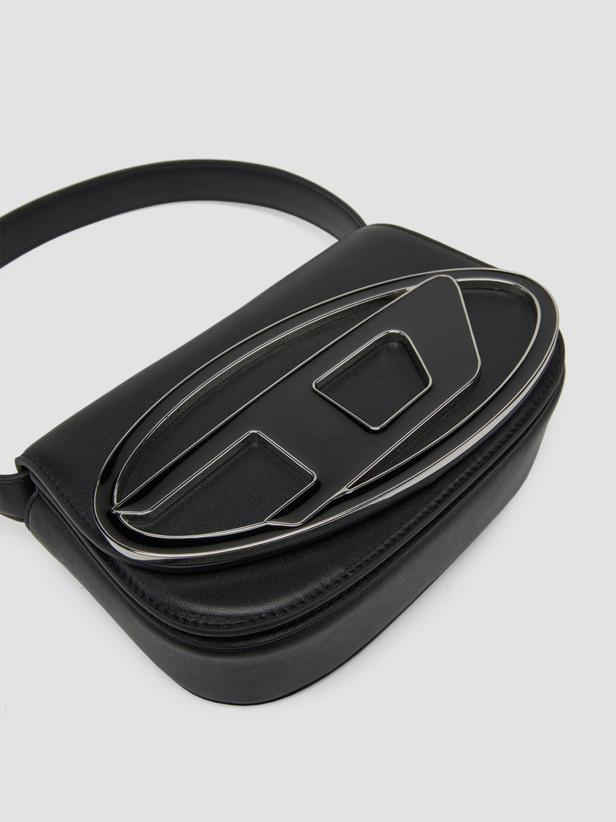 1DR-ICONIC SHOULDER BAG IN NAPPA LEATHER