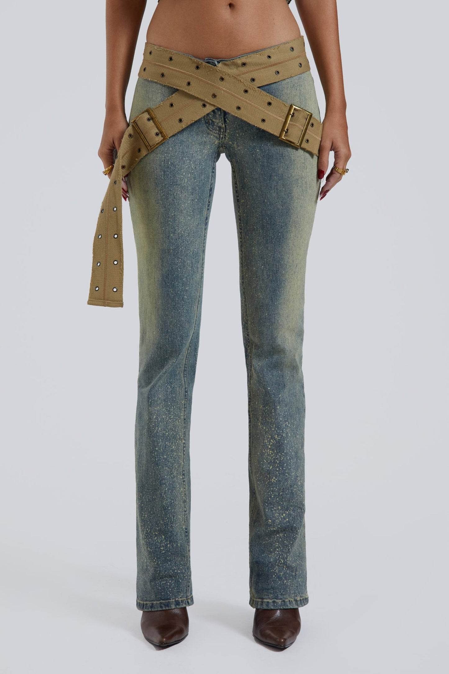 Strap-Up-Stonewash-Jeans