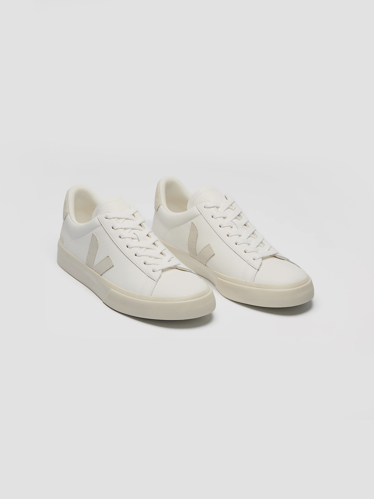 Veja campo leather white natural